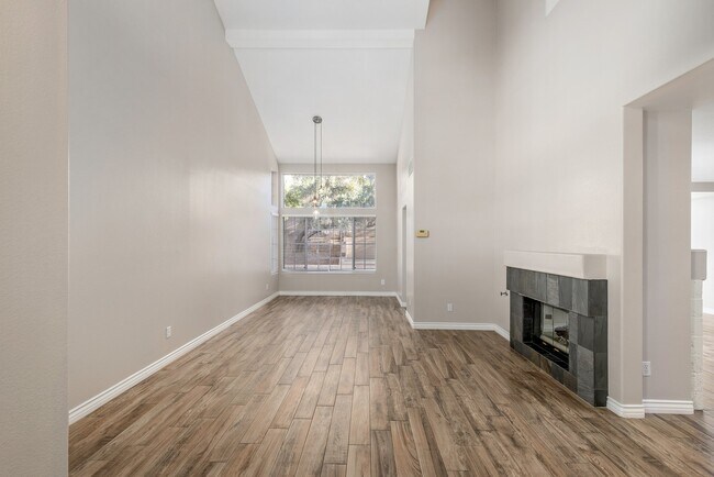 Building Photo - 2345 Potters