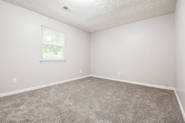 Building Photo - 8985 Yarmouth Dr