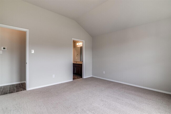 Building Photo - 140 Shugart St