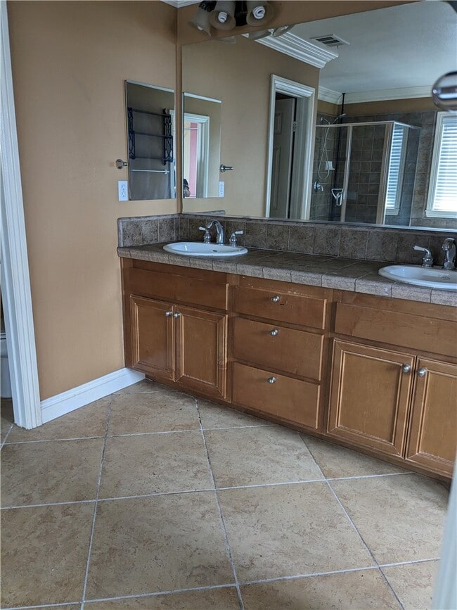 Building Photo - 36071 Horseshoe Ct