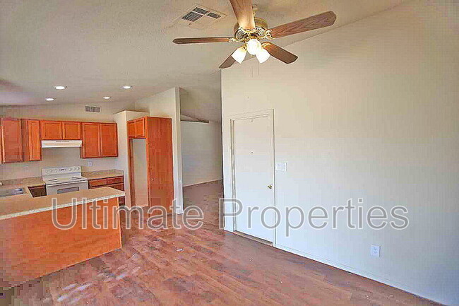Building Photo - 1614 W Sequoia Dr