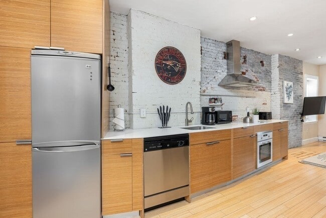 Building Photo - 0 Hull St