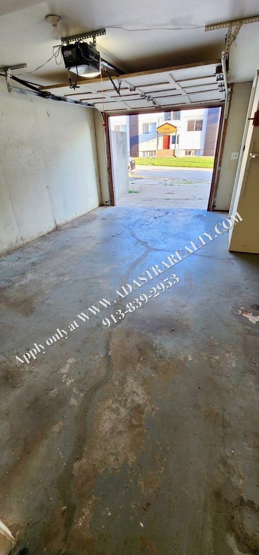 Building Photo - 2 Bed 1.5 Bath Townhome in Bonner Springs-...