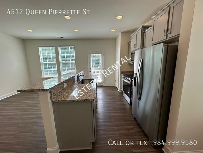 Building Photo - 4512 Queen Pierrette St