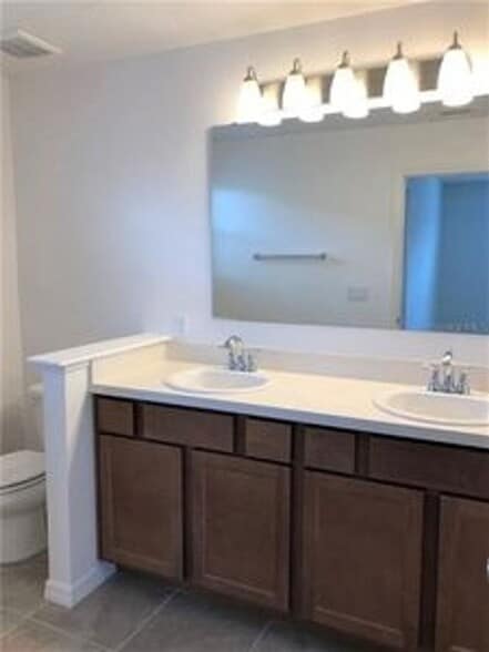 Building Photo - 3847 Exeter Ln