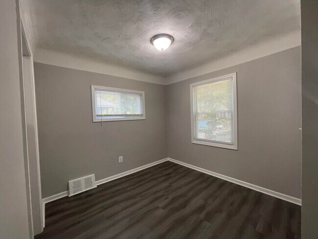 Building Photo - 18943 Greydale Ave