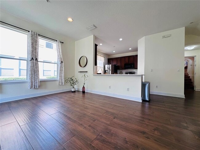 Building Photo - 10801 Spider Lily Dr