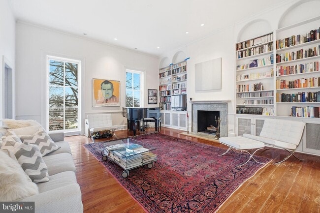 Building Photo - 3308 R St NW