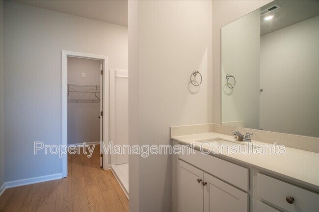 Building Photo - 22845 Dashwood Ln
