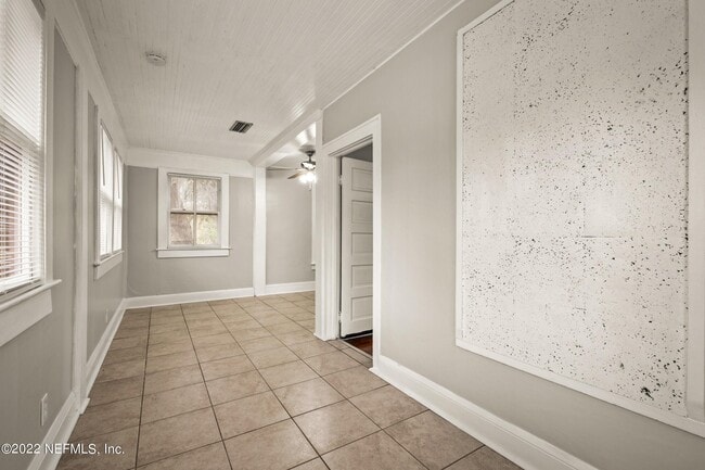 Building Photo - 1511 Belmonte Ave