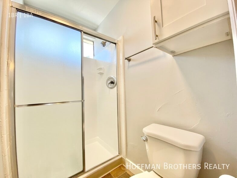 Building Photo - 1911 W 2nd St