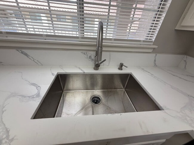 Building Photo - Jess Ranch- Brookhollow Condo, 55+ Communi...