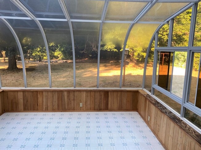 Building Photo - Step Back In Time with this Vintage Sherwood Farm House - Private Backyard.