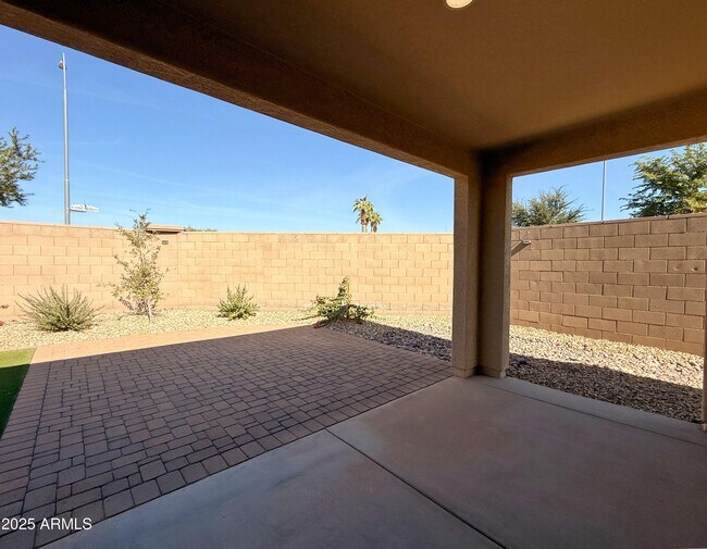 Building Photo - 7516 W Darrel Rd