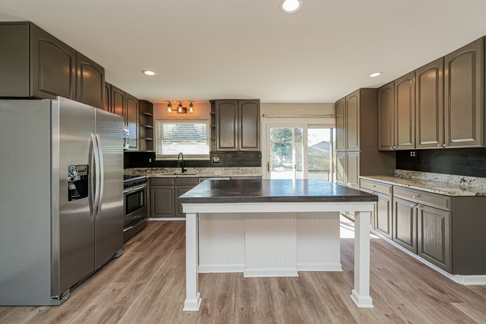 Building Photo - 4945 Manzana Dr