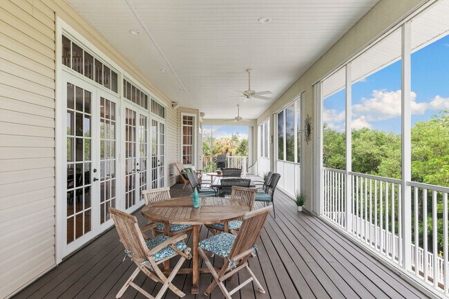 Building Photo - 1927 Sheffield Ave