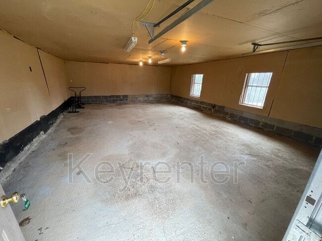 Building Photo - 4720 Meredith Rd