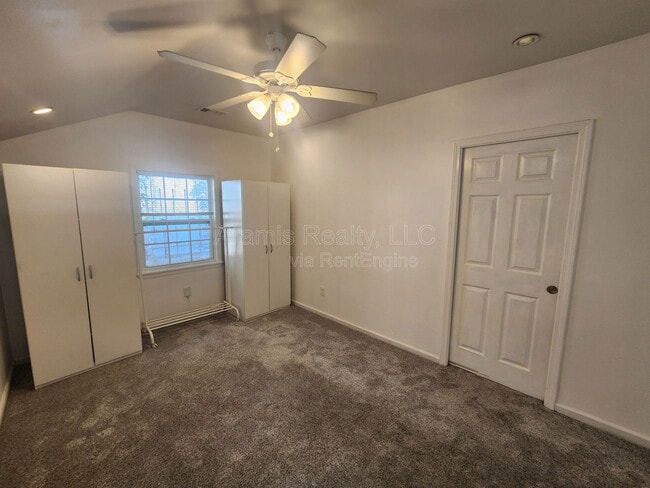 Building Photo - 1064 Curran St NW