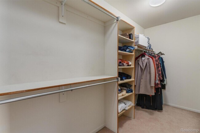 Building Photo - 47105 Liberty Bell Rd E