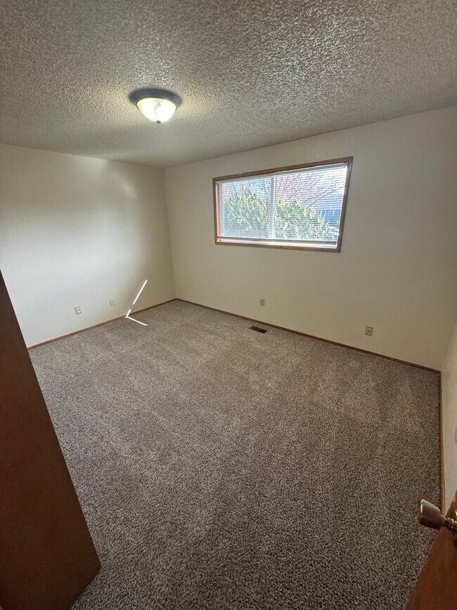 Building Photo - Jefferson Street Duplex