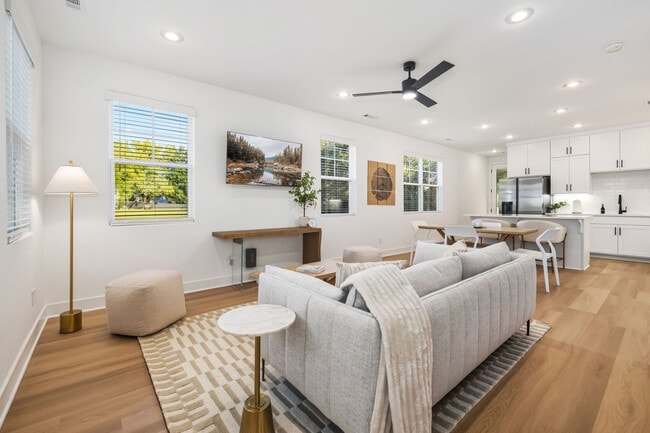 Building Photo - 1324 Van Buren Ave