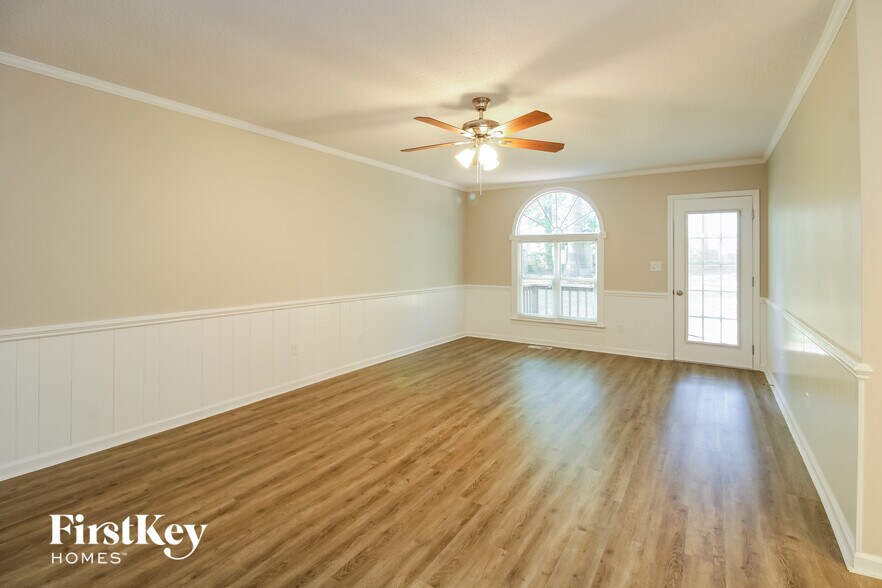 Building Photo - 625 Scott Dr