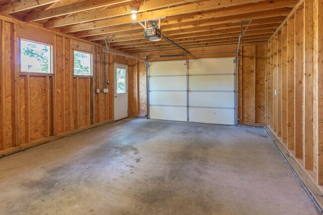 Building Photo - 2104 15th Ave S