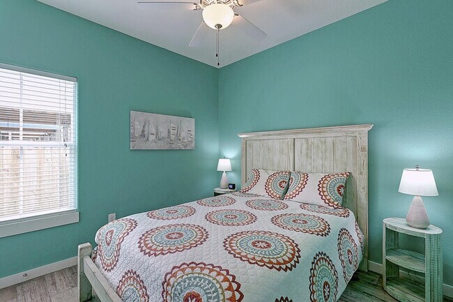 Building Photo - 1617 S Station St