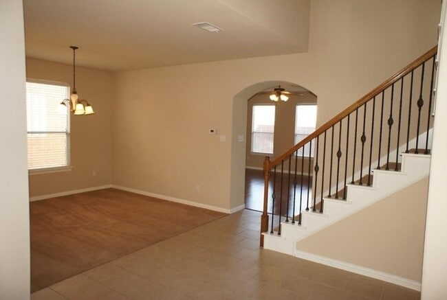 Building Photo - 7217 Sugarplum Dr
