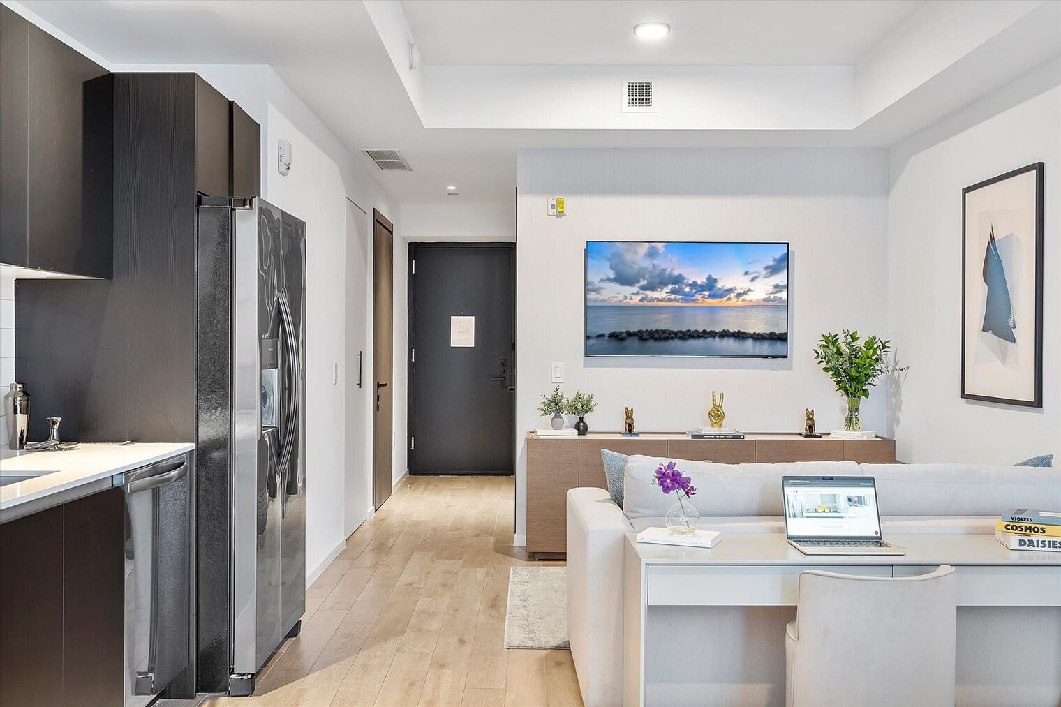 Building Photo - 398 NE 5th St