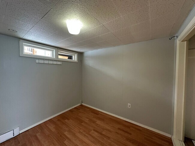 Building Photo - 407 E Eugene St