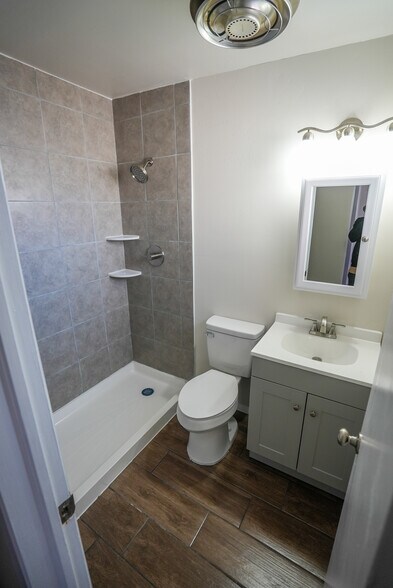 Building Photo - 10525 Champlain St