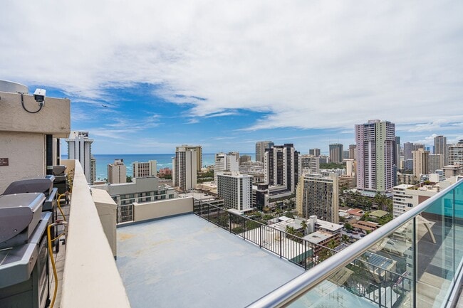 Building Photo - Waikiki Fully furnished studio/1 ba / 1 prk Washer/Dryer in unit
