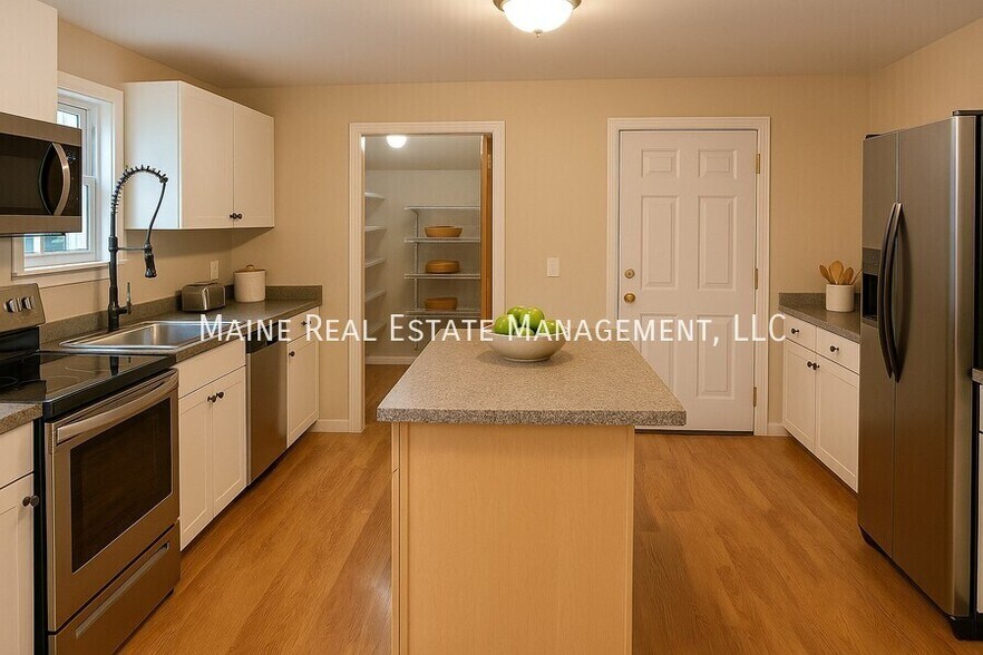 Primary Photo - 62 Fern St