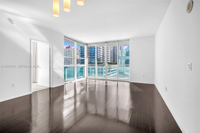 Building Photo - 951 Brickell Ave