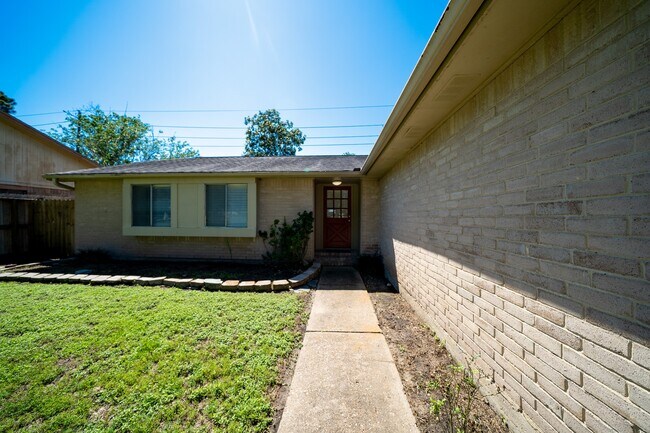 Building Photo - 24019 Pepperrell Pl St
