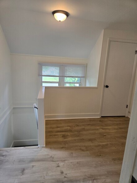 Building Photo - 510 Emerson St