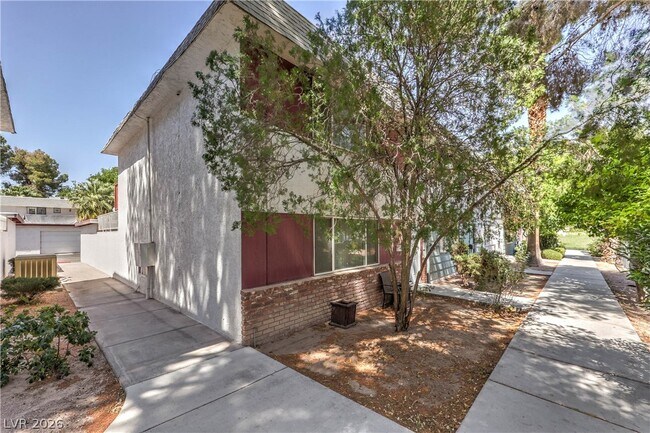 Building Photo - 343 Greenbriar Townhouse Way