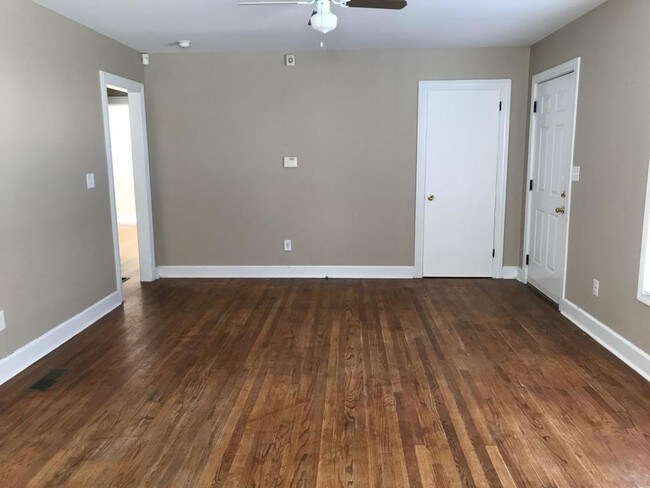 Building Photo - 407 16th Street E