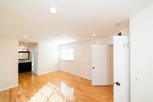 Building Photo - 13 Morena