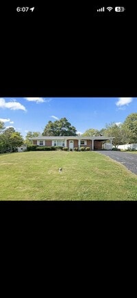 Building Photo - 889 Shady Ln