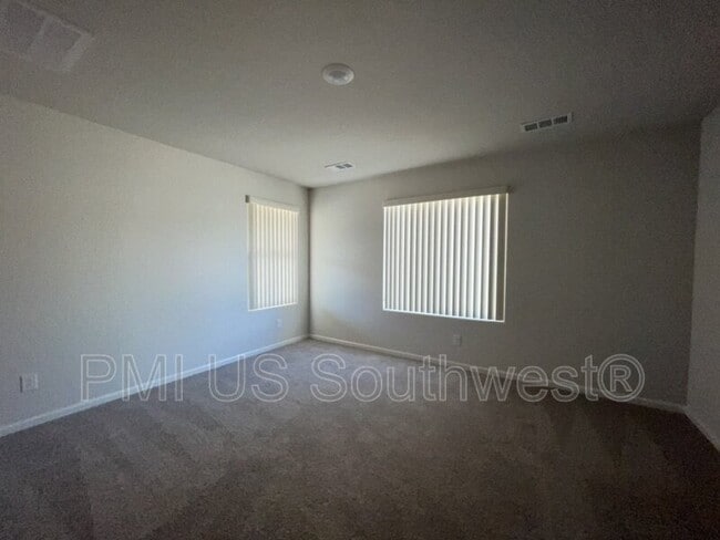 Building Photo - 6564 S Mystic Ave