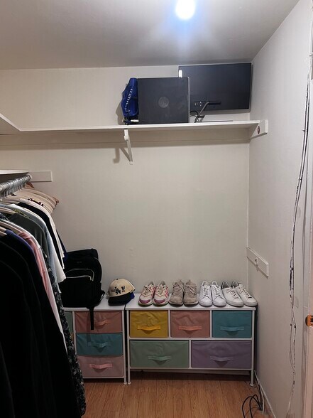 Building Photo - 5870 Green Valley Cir