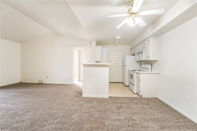 Building Photo - 231 W Horizon Ridge Pkwy