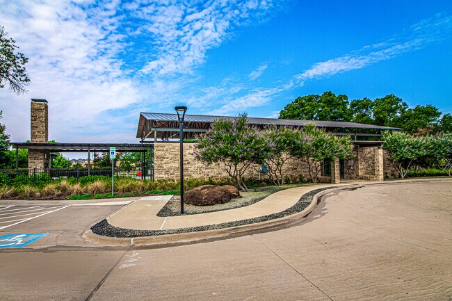 Building Photo - 9024 Winding Crk Dr