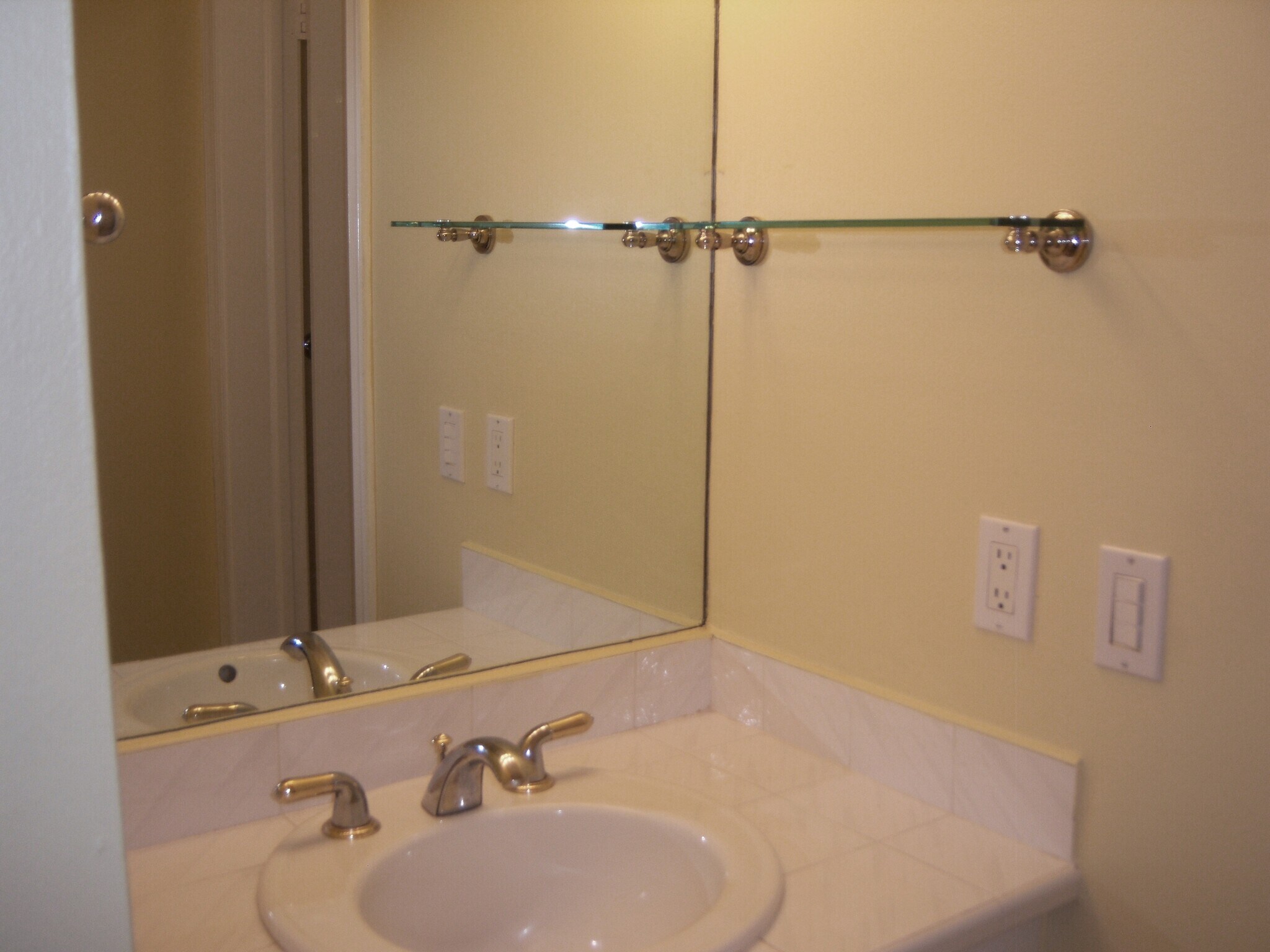 Building Photo - 6207 Bay Club Dr