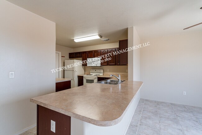 Building Photo - 4123 E Cameo Point Dr