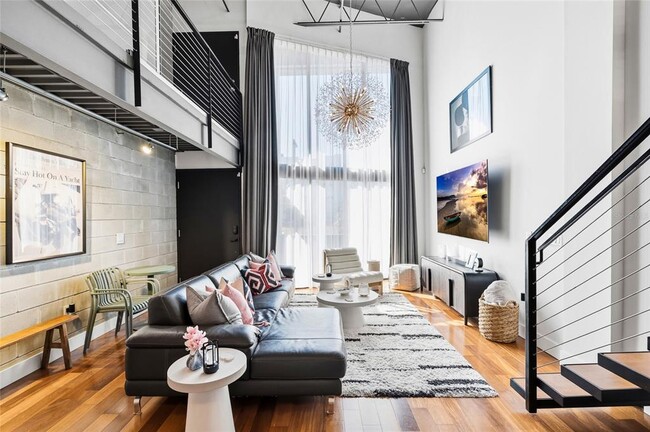 Building Photo - 213 N 12th St