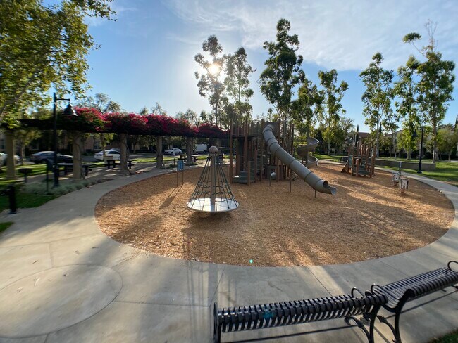 Building Photo - 101 Hallmark