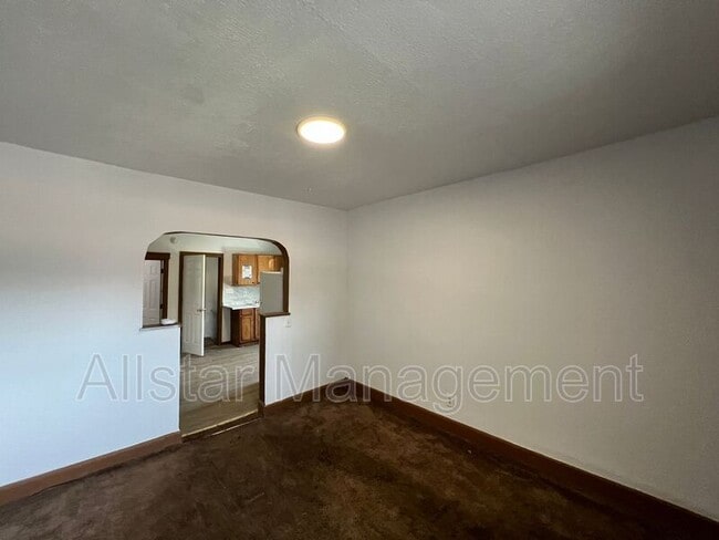 Building Photo - 3611 E 116th St